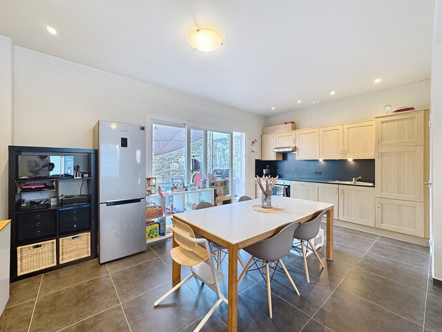 Instapklare stadswoning met 3 ruime slpk en zonnig terras! 4