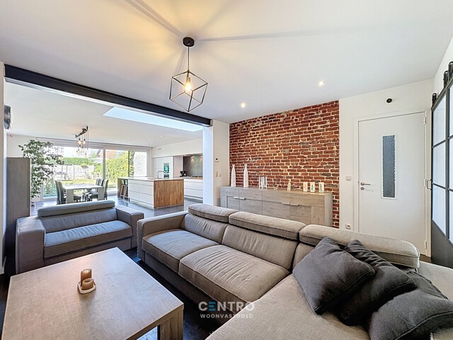 UITERST karaktervolle burgerwoning met 3 à 4 slpks, garage én tuin! 2