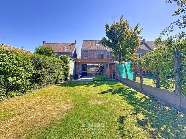 UITERST karaktervolle burgerwoning met 3 à 4 slpks, garage én tuin! 23